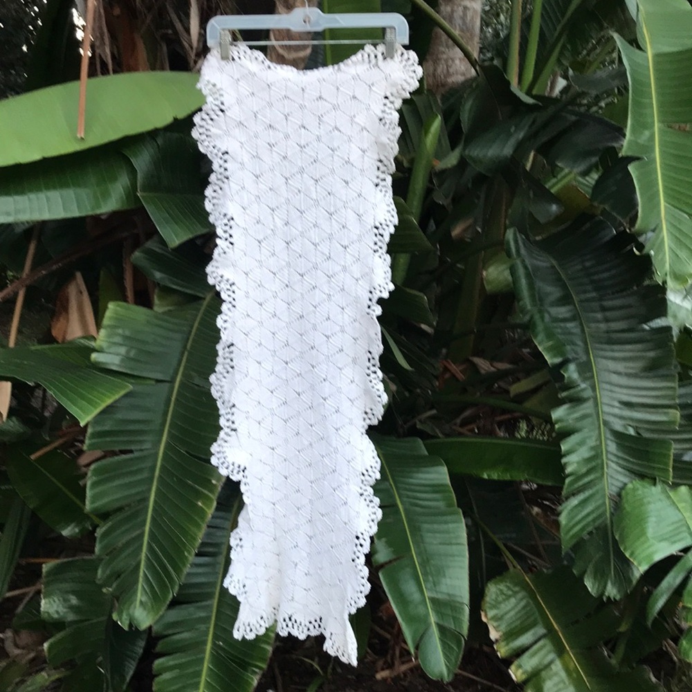 Crochet table runner
